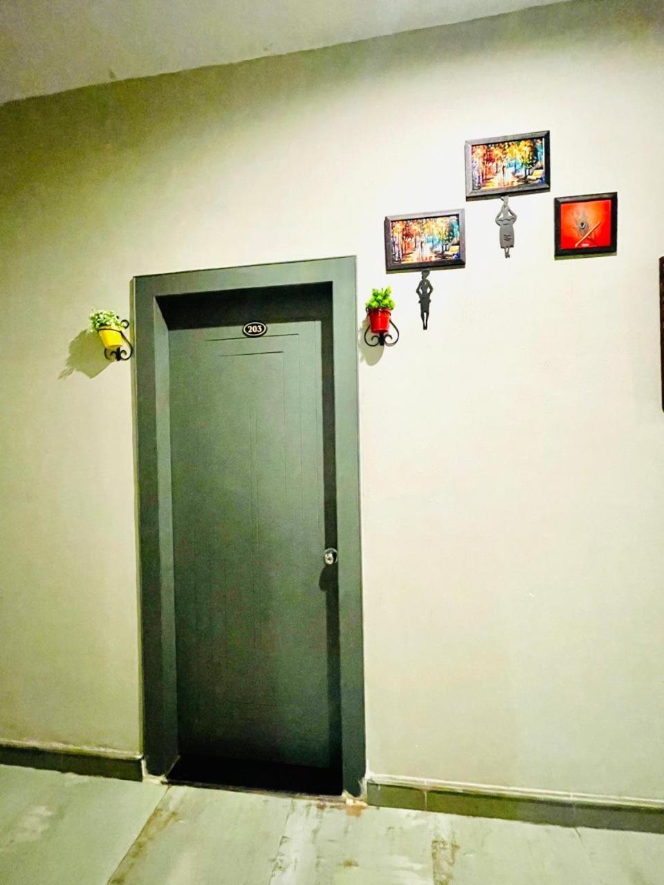 Hotel Tulip Light Mathura Ngoại thất bức ảnh
