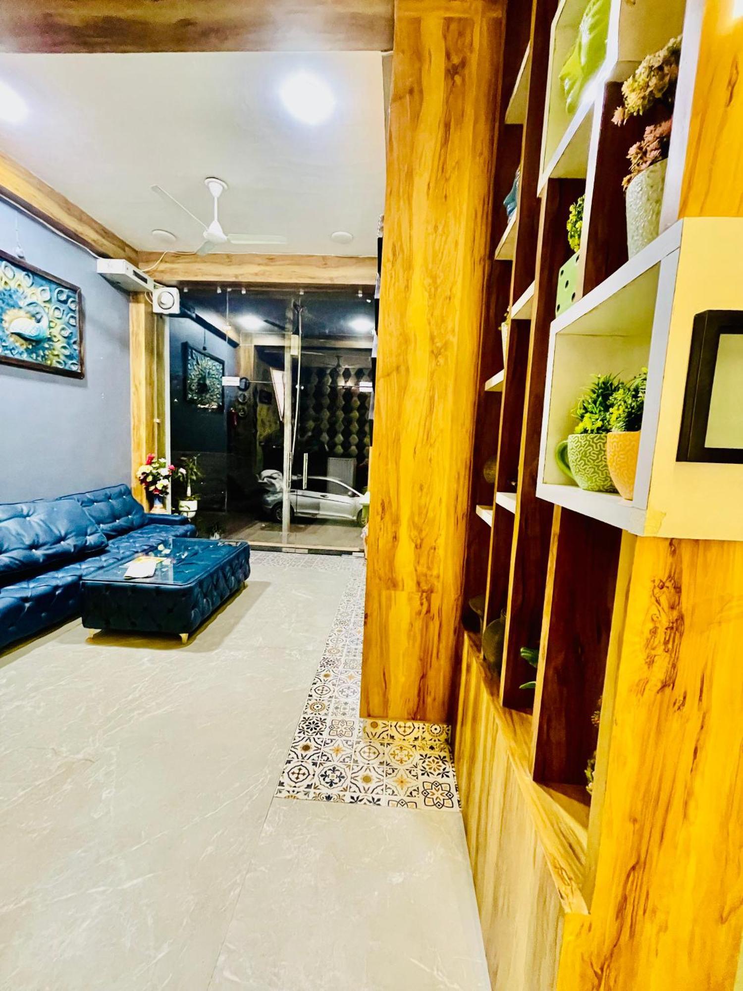 Hotel Tulip Light Mathura Ngoại thất bức ảnh
