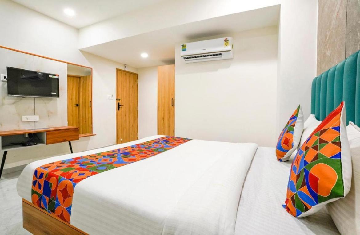 Hotel Tulip Light Mathura Ngoại thất bức ảnh